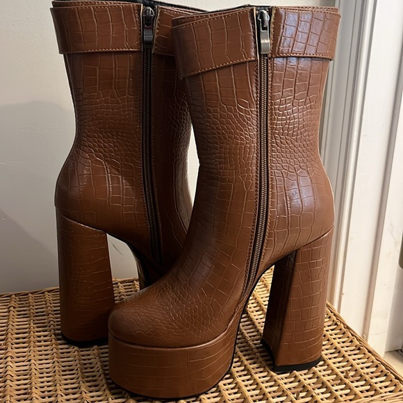 LONDON RAG Bumpy platform bootie NWOB - Picture 10 of 11